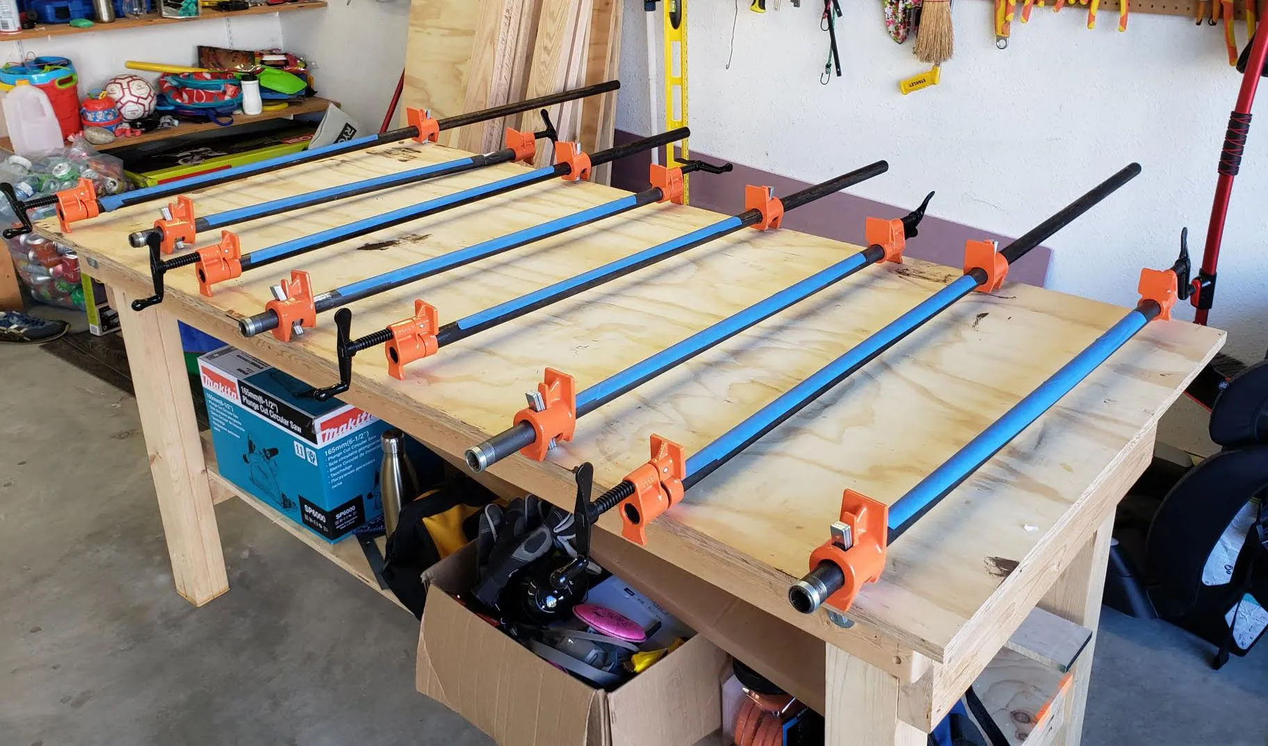 Glue-up with pipe clamps