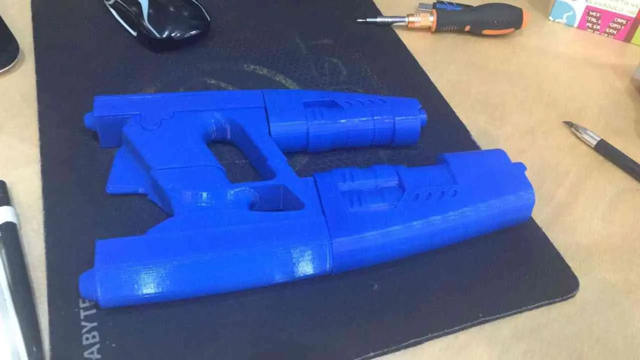Printed plasma guns